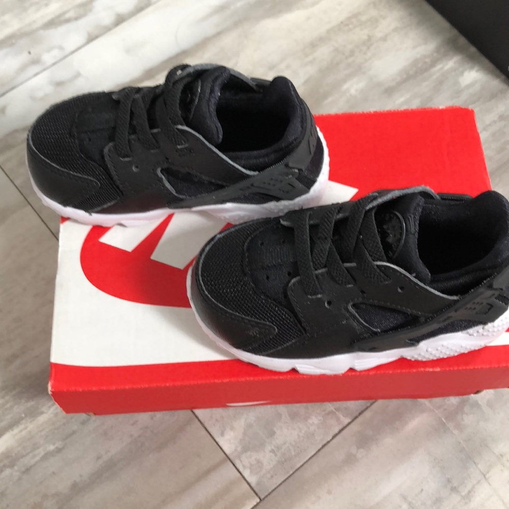 Nike Huarache - Black & White